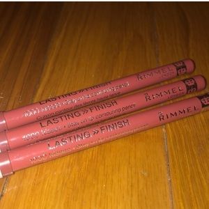 Rimmel 1000 kisses lip pencil. Shade: Spice 011